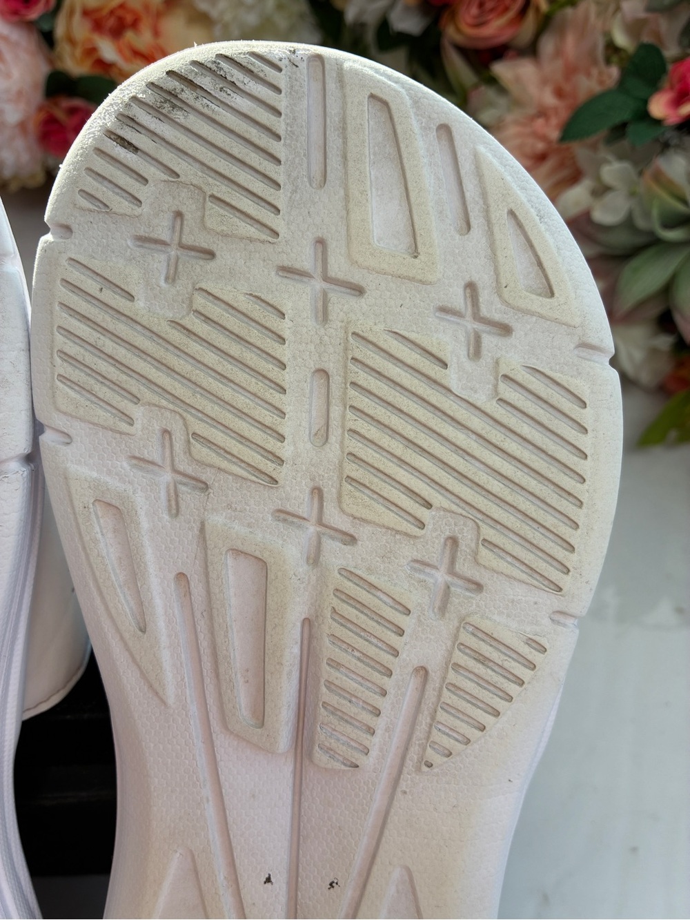 Under Armour Women’s Ignite VIII 4D Foam Red White Adjustable Slide Sandals - Picture 15 of 16